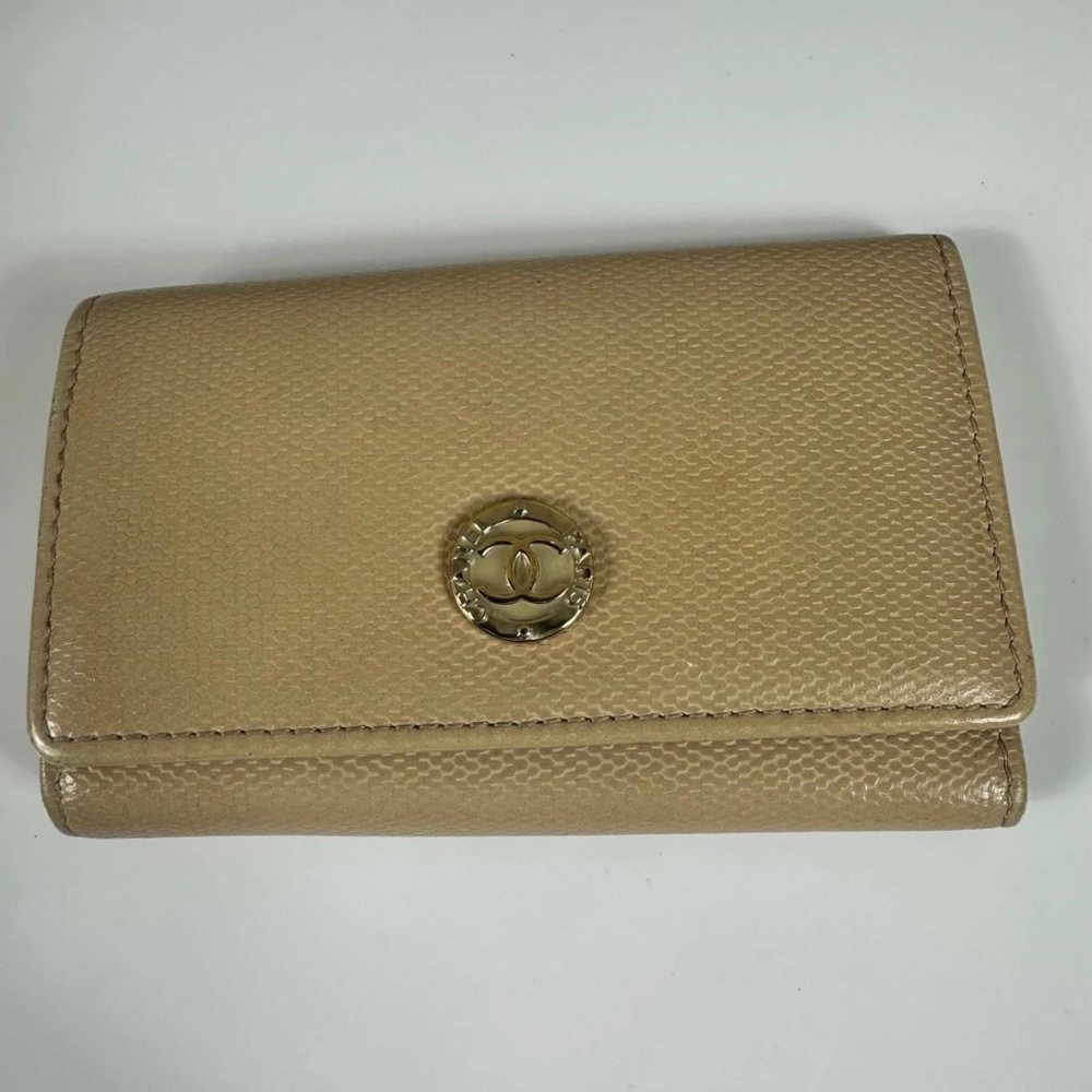 Vintage Chanel Beige Caviar Leather 6 Key Holder CC Logo